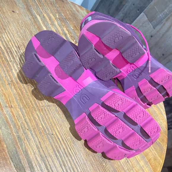 On Running sneakers - Picture 7 of 9